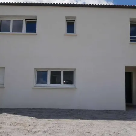 Dans Maison Neuve Apartment