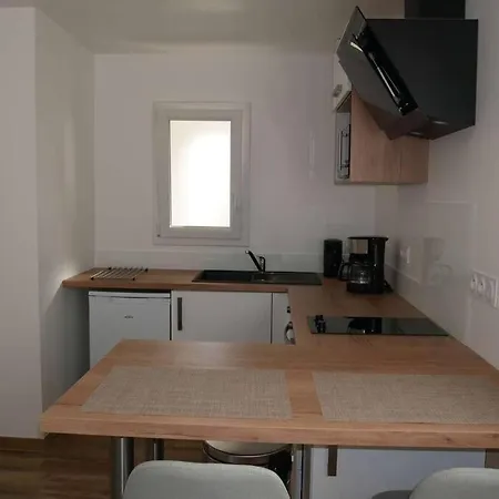Dans Maison Neuve Apartment *