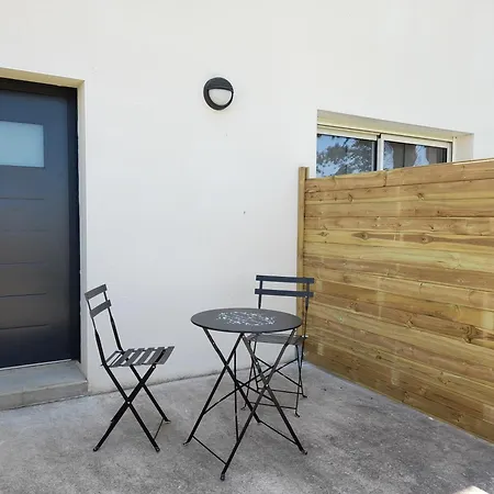 Dans Maison Neuve